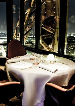 Dîner gastronomique à la Tour Eiffel