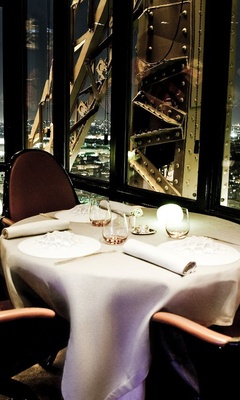 Dîner gastronomique à la Tour Eiffel